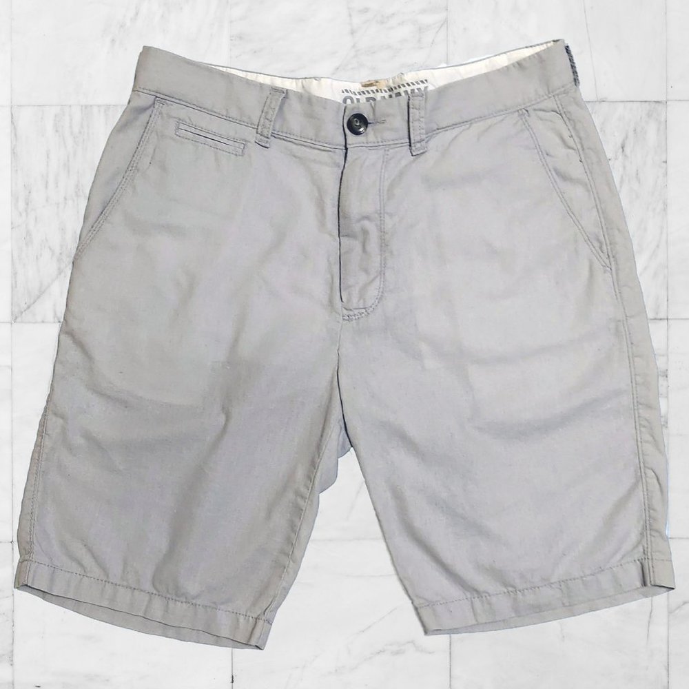 Old Navy Flat Front Shorts Size 30 Lt. Gray EUC
